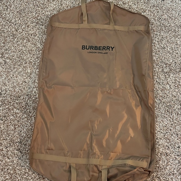 55% off! Authentic Burberry Reversible Recycled Nylon Re:Down® Puffer Jacket XL - Picture 5 of 16